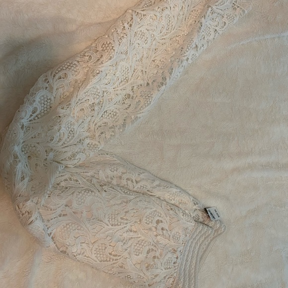 Cute lace skirt - Picture 2 of 2